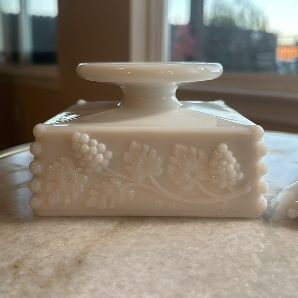 Vintage | Westmoreland Milk Glass Candy Dish + Lid | Milk Glass Storage - Picture 6 of 9